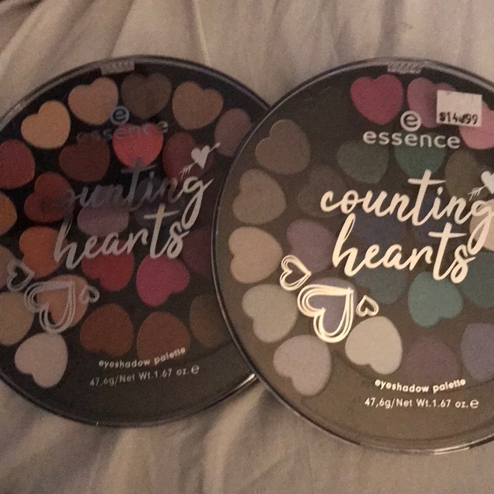 Essence counting hearts eyeshadow